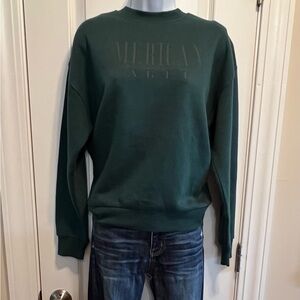 American Eagle sweatshirt and jeans